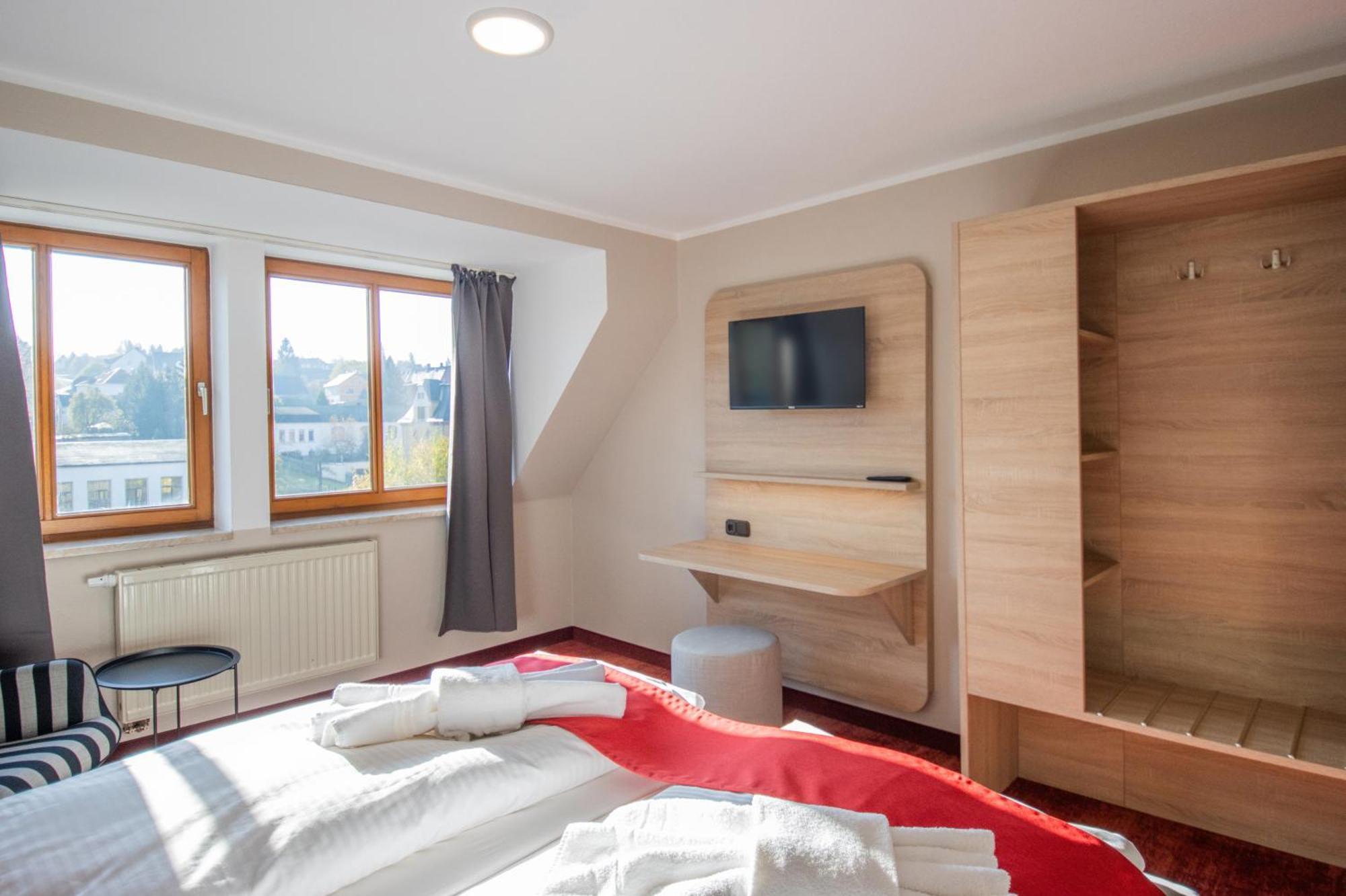 Hotel Lengenfelder Hof Lengenfeld  ภายนอก รูปภาพ